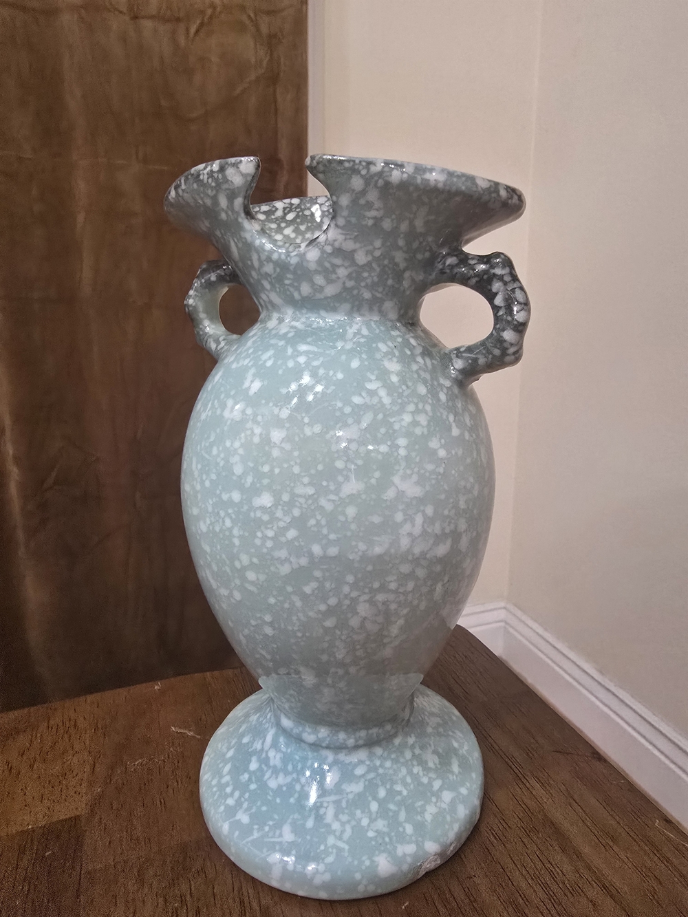 Vintage Hull Pottery Wildflower W4 7" Urn Vase Spatter Glaze Blue Two Handle
